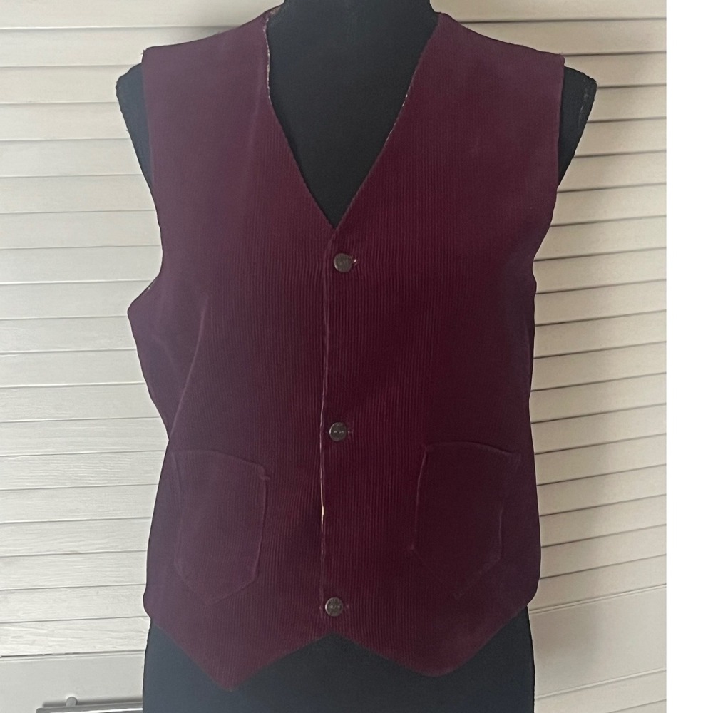 Vtg 70s Burgundy Corduroy Vest Paisley Lining Lapel‎ Remington Shell Buttons. S